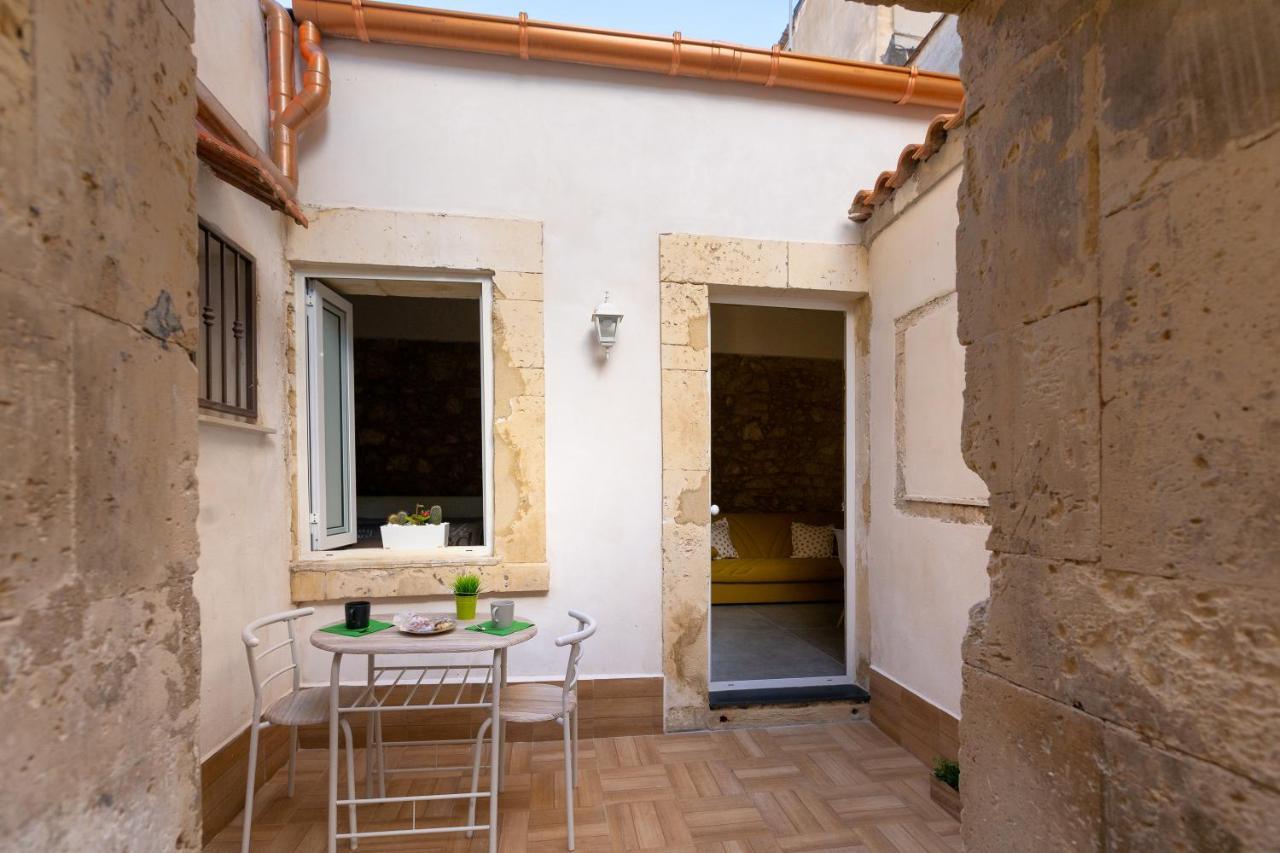 Ma-Ri House Apartment Сиракуза Екстериор снимка