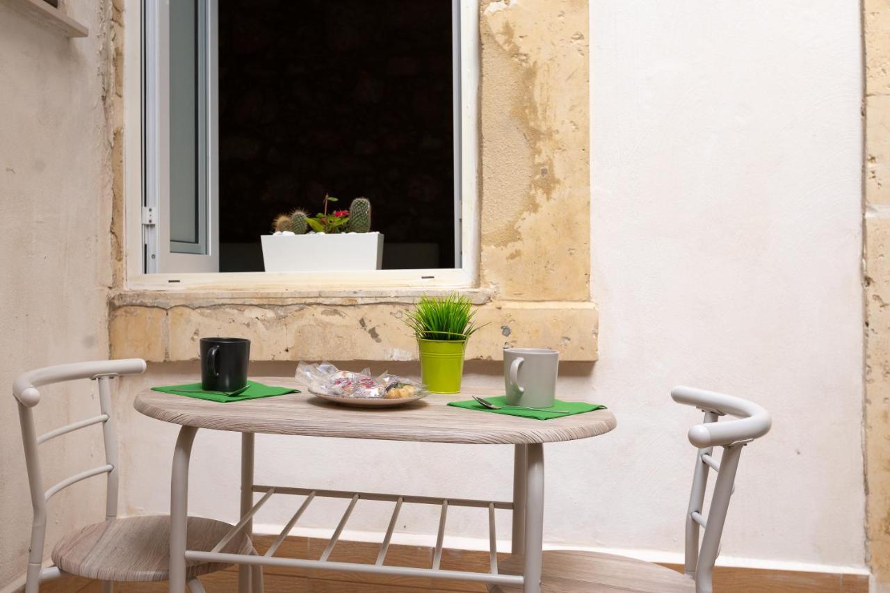 Ma-Ri House Apartment Сиракуза Екстериор снимка